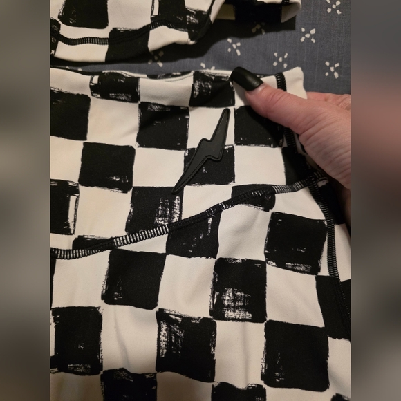 Checkered Set - Picture 6 of 15